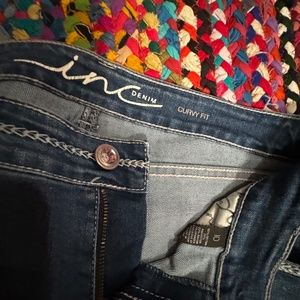 INC DENIM CAPRI LENGTH 10 CURVY